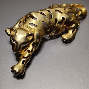 Vintage 80s Tiger Brooch